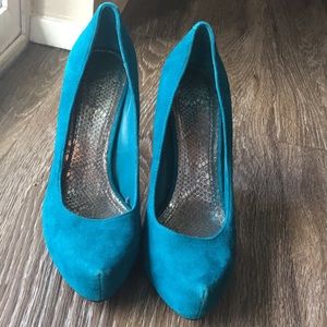 🌟Sale 2 weeks only! BCBG teal suede heels